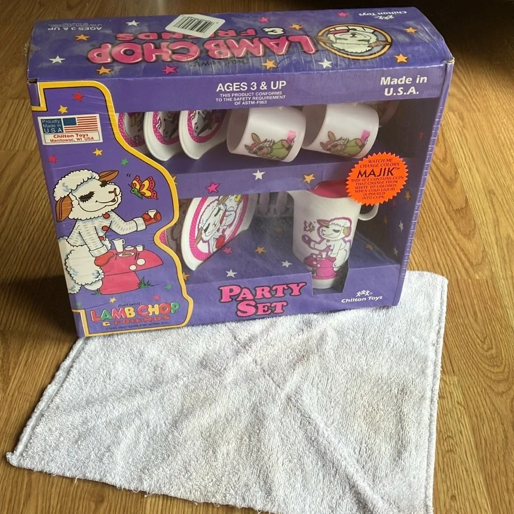 Lambchop & Friends 1993 Shari Lewis Party Set in original box Rare